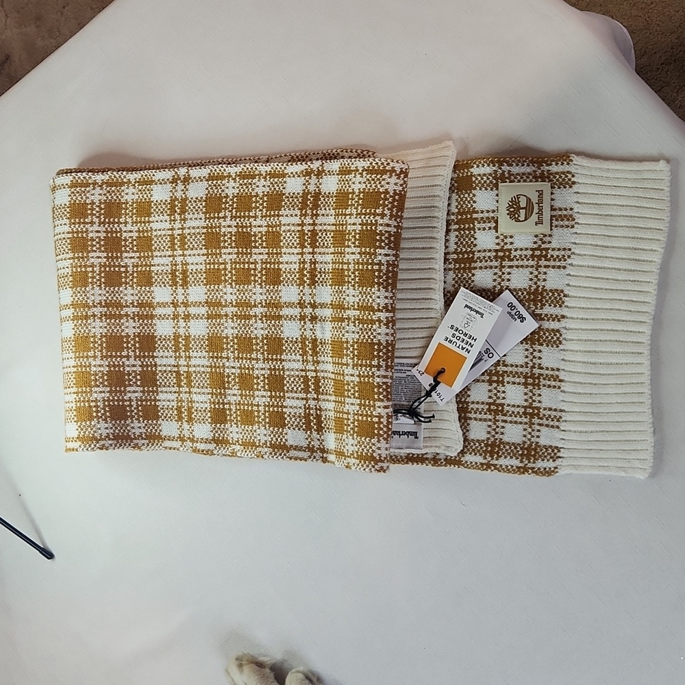 Timberland NWT Classic Checked Winter Scarf. Size 62x10" - Picture 4 of 10